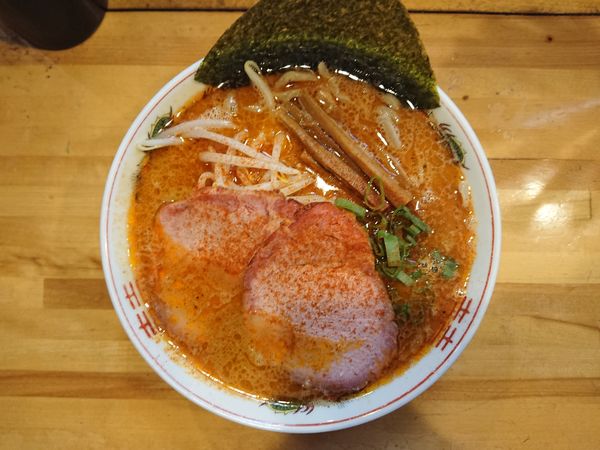 「辛いらぁめん」@なるめんの写真