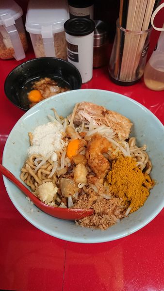 「油まぜそば+大盛+チーズ+カレー粉+ジャンクアブラ」@ぬ〜どる専門店 バカみたいに愛してたの写真