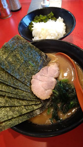 「らーめん並　海苔　無料ライス」@横浜らーめん 龍馬の写真