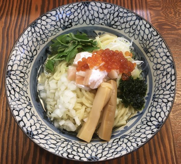 「サーモンとイクラの山葵和えそば～飯割付～ 1000円」@拉麺 イチバノナカの写真