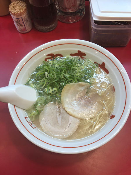 「ラーメン　700円」@博多長浜屋台やまちゃん 銀座店の写真
