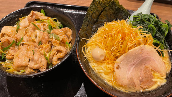 「ネギラーメン、スタどん」@横浜家系ラーメン 壱角家 モザイクモール港北店の写真