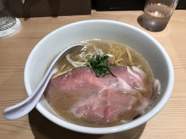 「中華そば 醤油(貝×豚) ¥850」@貝出汁中華そば くらむの写真