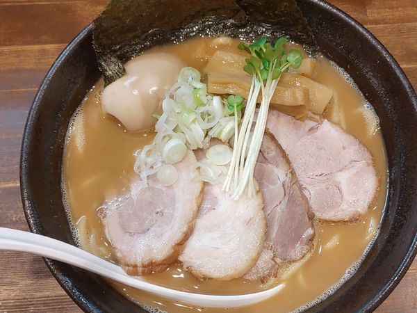 「まる得らーめん（中盛）」@まる文の写真