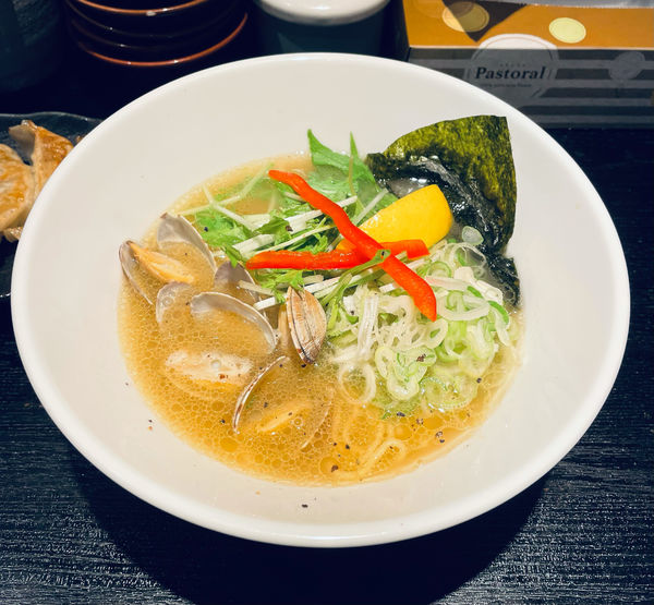 「大人の鶏塩　あさりラーメン」@麺屋 吉宗の写真