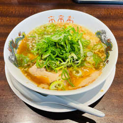 ラーメン小