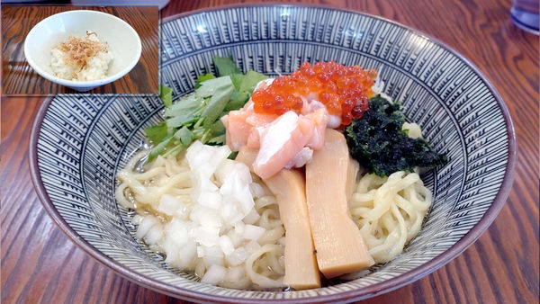 「【昼】サーモンとイクラと生海苔と山葵の和えそば」@拉麺 イチバノナカの写真