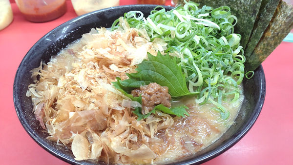 「【夜】和風新杉田ラーメン+葉ネギ」@ラーメン杉田家の写真