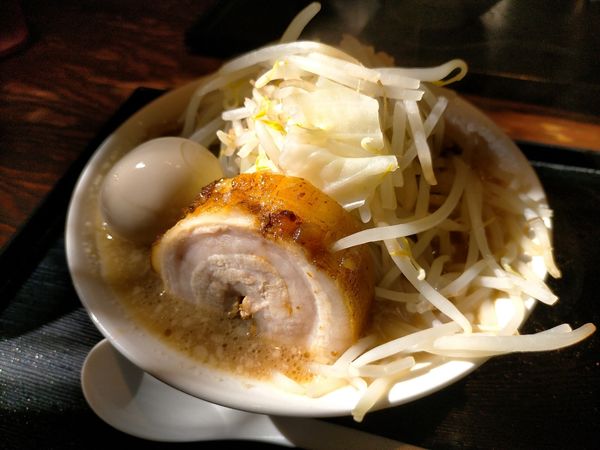 「豚ラーメン700円 味玉無料」@麺屋大和の写真