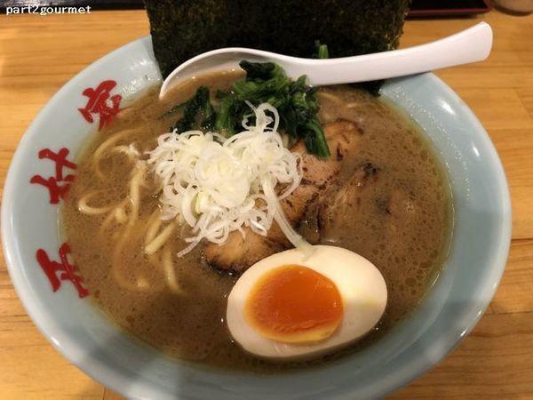 「濃厚豚骨ラーメン並 (750円)」@横浜家系 西村家の写真