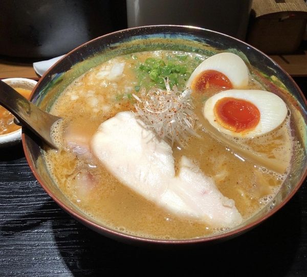 「海老白湯」@海老で鯛を釣る麺堂。 神楽の写真