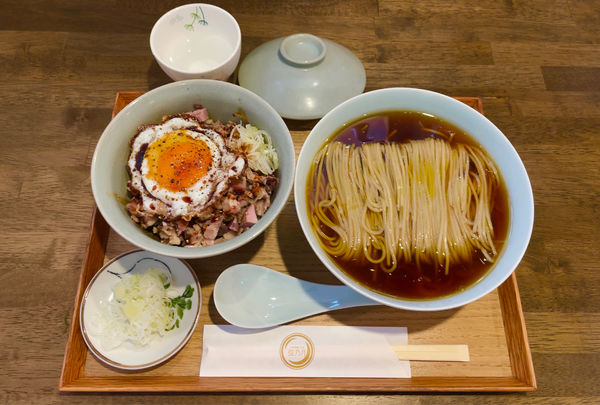 「ブレンドかけ & 肉飯」@自家製麺と定食 弦乃月の写真