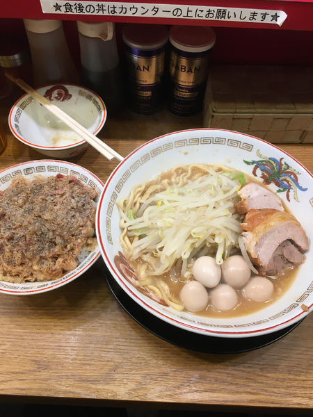 「ミニラーメン+ライス+肉かす脂+うずら」@豚山 荻窪店の写真