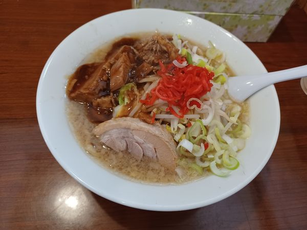 「メガ角煮ラーメン　限定」@メガガンジャの写真