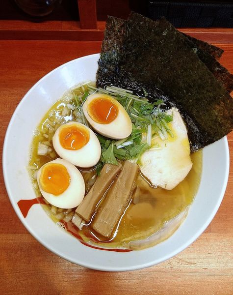 「(限定) 淡麗醤油SOBA 850円＋味玉・海苔 各100円」@らーめん・油そば 笑びすの写真