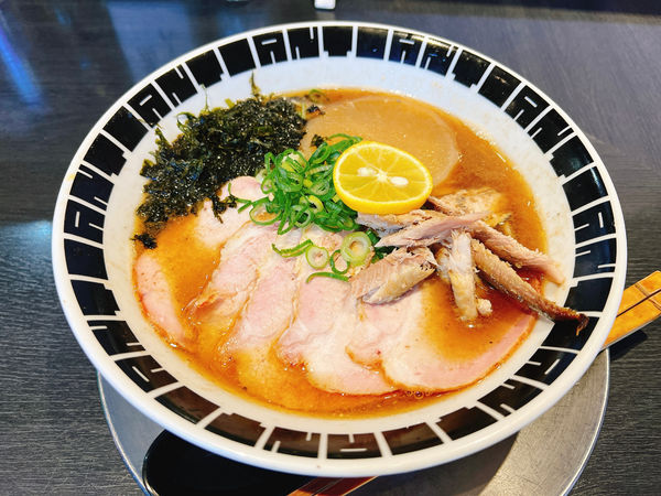 「まるごと秋刀魚の中華そば」@つけ麺 中華そば アンタイNOODLESの写真