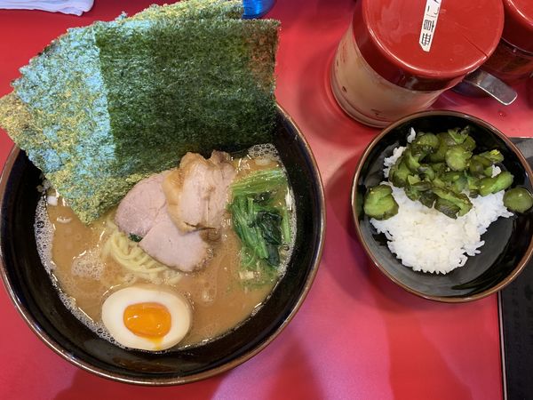 「特製ラーメン(油多め)¥900 海苔¥50 ライス無料」@らーめん 谷瀬家 新橋店の写真