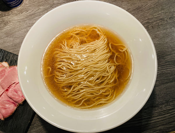 「淡口醤油そば(かけ)＋国産豚肩ロース焼豚」@中華そば 鍾馗 長野店の写真