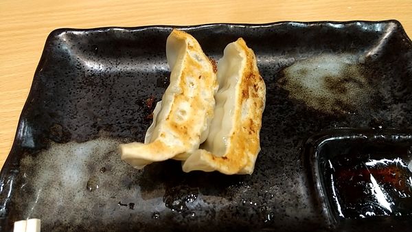 「餃子（３個セットで１８０円）」@創作らーめん 小川流 八王子みなみ野店の写真