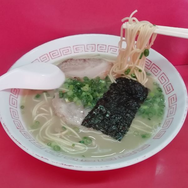 「ラーメン(500円)」@新京ラーメンの写真