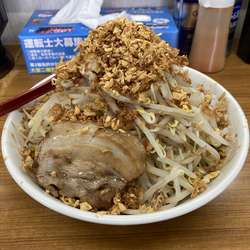 神豚汁なしらーめん小（880円）