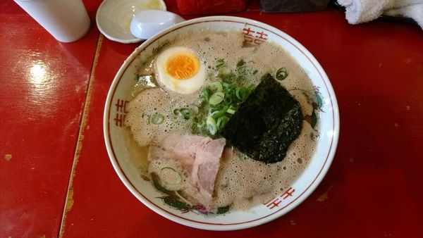 「ラーメン_800円」@中洲屋台 長浜ラーメン 初代 健太の写真