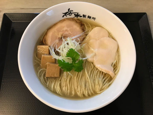「中華そば 塩 大盛　850円」@中華そば 桜木製麺所の写真