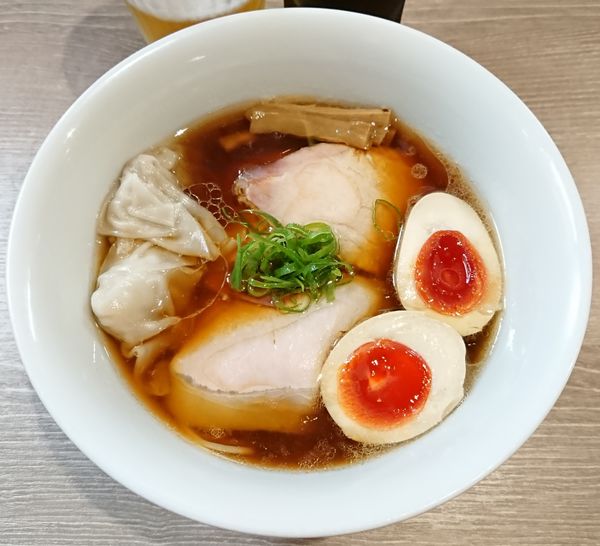 「特製醤油そば＋プレミアムモルツ」@中華そば 和渦 TOKYOの写真