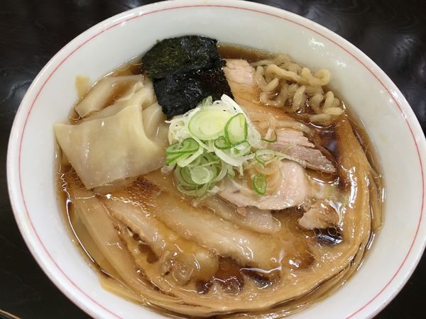 「肉そば 小盛+ワンタン皮」@鶴岡 龍横健の写真