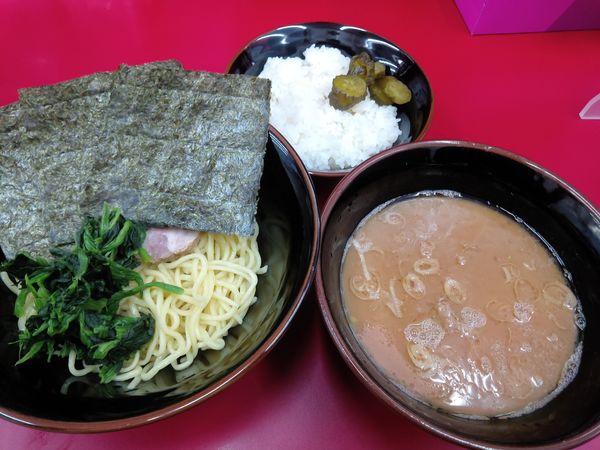 「つけ麺並　６５０円　硬め濃いめ多めライス」@横浜ラーメン 武蔵家 北千住西口店の写真