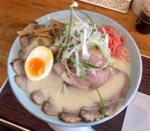 「塩とんこつ+チャーシュー増し（580円）」@まいにちラーメンの写真