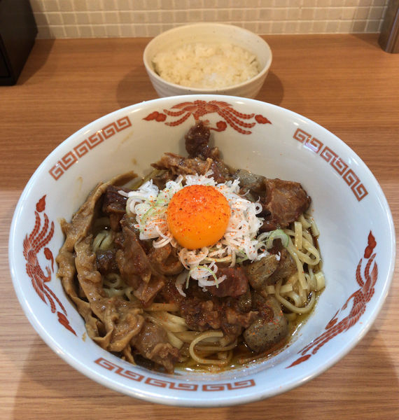 「どて焼きまぜそば+ご飯（1130円）」@RAMEN ガモウスマイルの写真