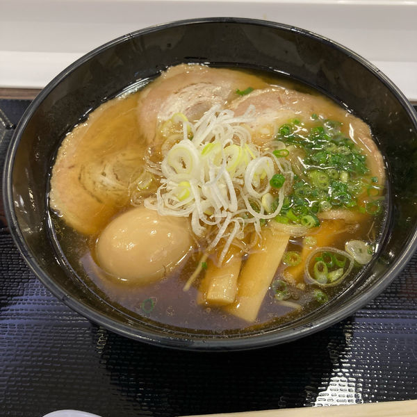「煮玉子チャーシュー醤油らぁ麺」@らぁ麺MORIZUMIの写真