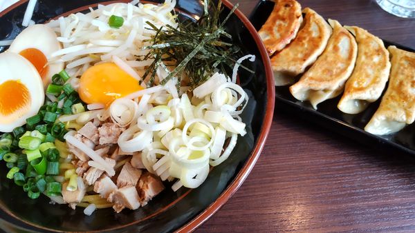 「醤油まぜそば700円温かいの」@横浜家系ラーメン やまふじ家 野田店の写真