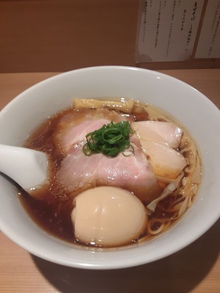 「特製醤油らぁ麺」@らぁ麺 はやし田 新宿本店の写真