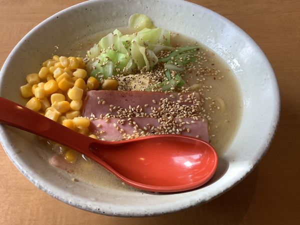 「鶏ガラ使用の塩バタコーンラーメン　950円」@我流らーめん 心瀧の写真