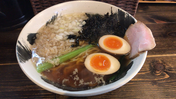 「背脂中華そば　￥850」@中華そば 亜熱帯の写真