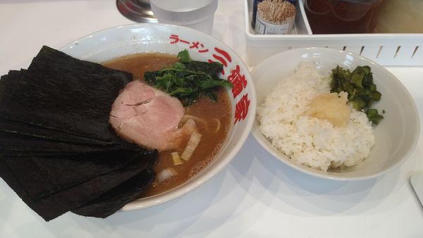 「ラーメン¥650+特上のり¥100-」@ラーメン 三浦家の写真