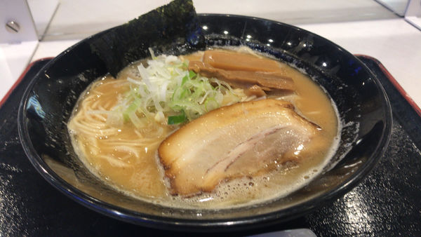 「鶏豚骨ラーメン　￥780」@豚骨一燈 アリオ葛西店の写真