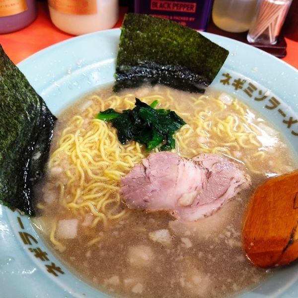 「モーニングラーメン（420円）＋ネギ丼（320円）」@ラーメンショップ椿 春日部南桜井店の写真