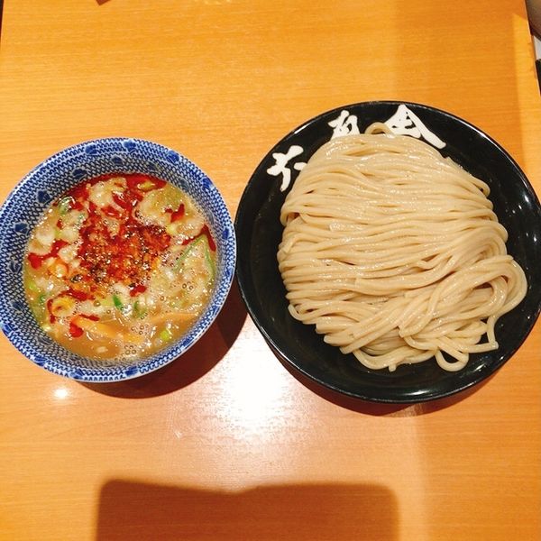 「【東京ラーメンストリート15周年限定麺】六厘舎特製餃子つけ麺」@六厘舎の写真