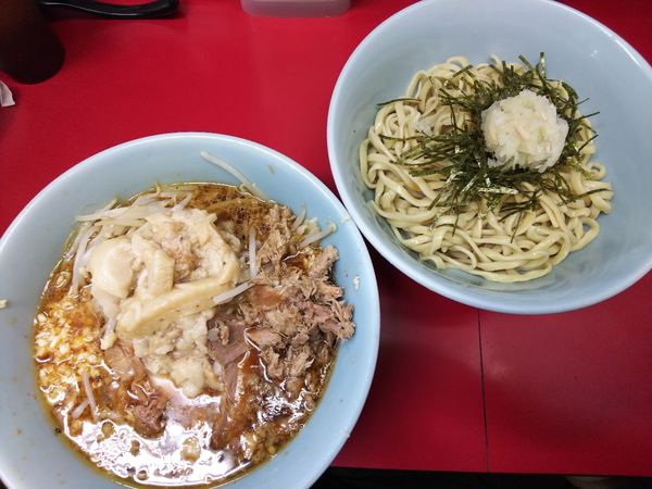 「小ラーメン＋つけ麺＋ツナたまぶっかけ甘め　780＋150円」@ラーメン二郎 中山駅前店の写真