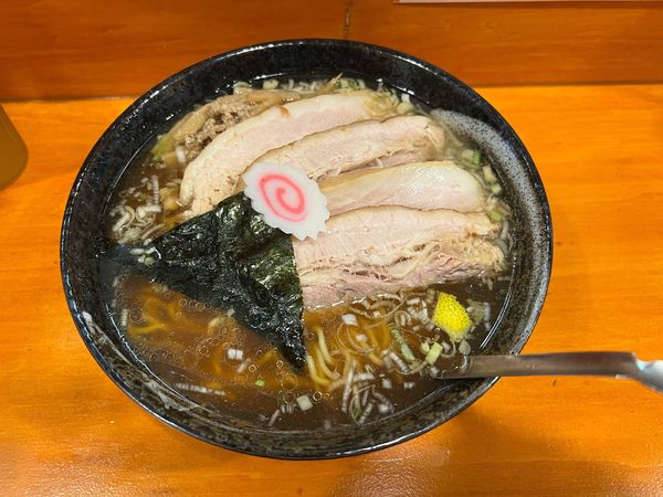 「中華そば＋チャーシュー」@中華そば はな田の写真