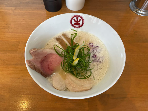 「赤鶏白湯」@中華蕎麦 生るの写真