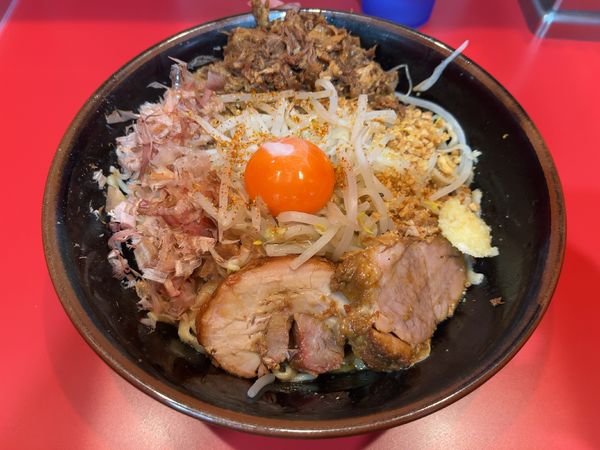 「まぜそば小（豚2枚）　ほぐし豚」@麺屋 桐龍 久喜店の写真