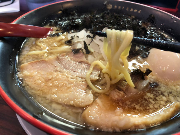 「燕黒味玉らーめん」@煮干しらあめん 燕黒の写真