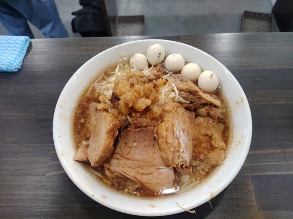 「ラーメン200gブタ増しうずらニンニク少なめ」@夢を語れ 千葉の写真