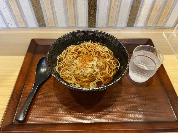 「かけそば290円」@梅もと 新宿西口店の写真