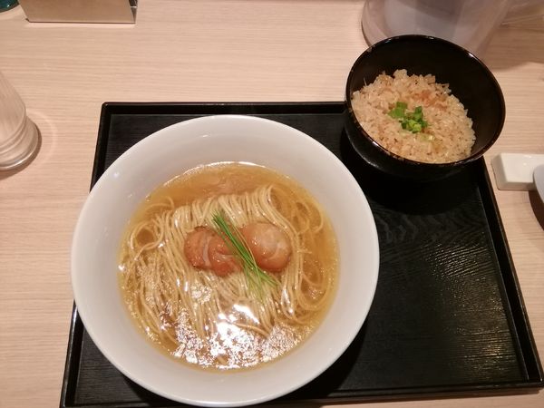 「秋の帆立出汁塩ラーメンと貝柱のバター醬油炊き込みご飯」@麺屋 一燈の写真