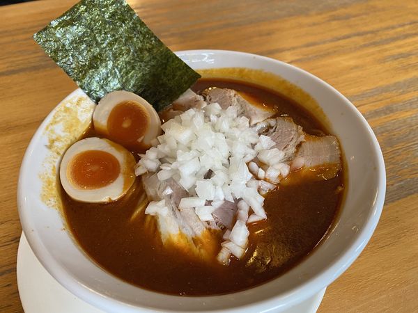 「赤の煮干しそば」@煮干そば とみ田の写真